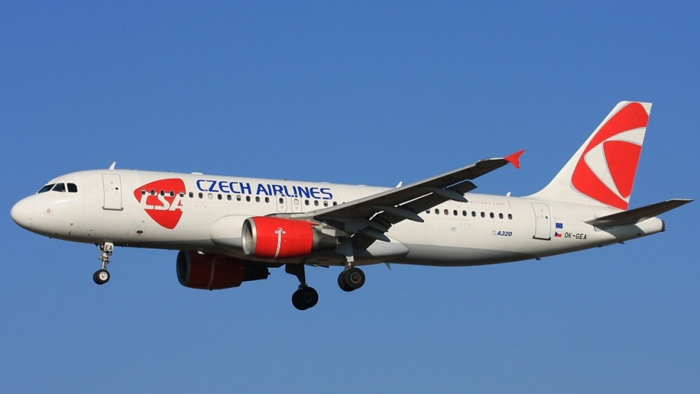 Czech airlines store cabin baggage