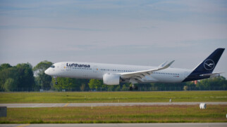 lufthansa a350 runway