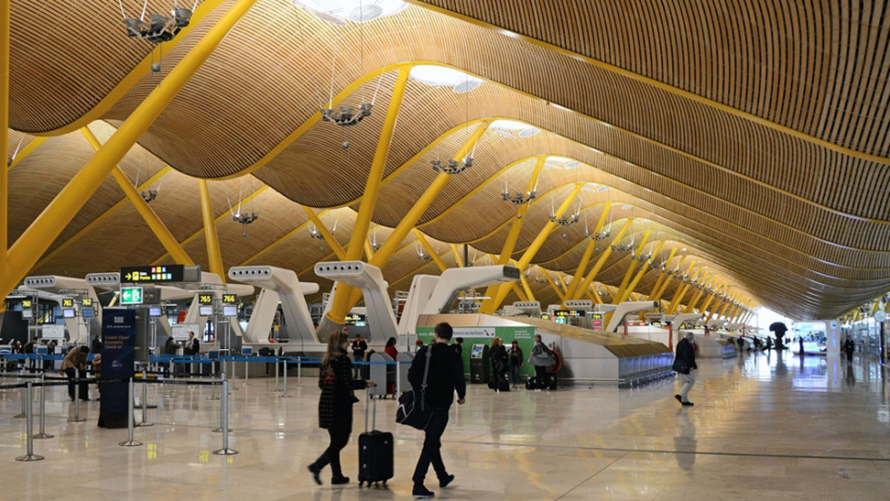 madrid barajas adolfo suarez airport to city center