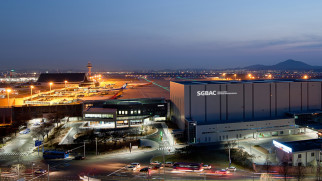 seoul gimpo international airport at night
