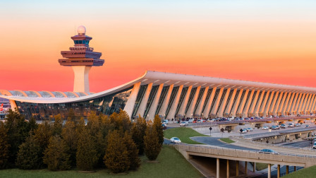 A 4K/UHD Tour of Washington Reagan National Airport (#3) 