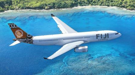 fiji airways plane