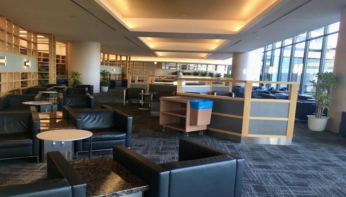 How to get access to American Airlines' Admirals Club lounges