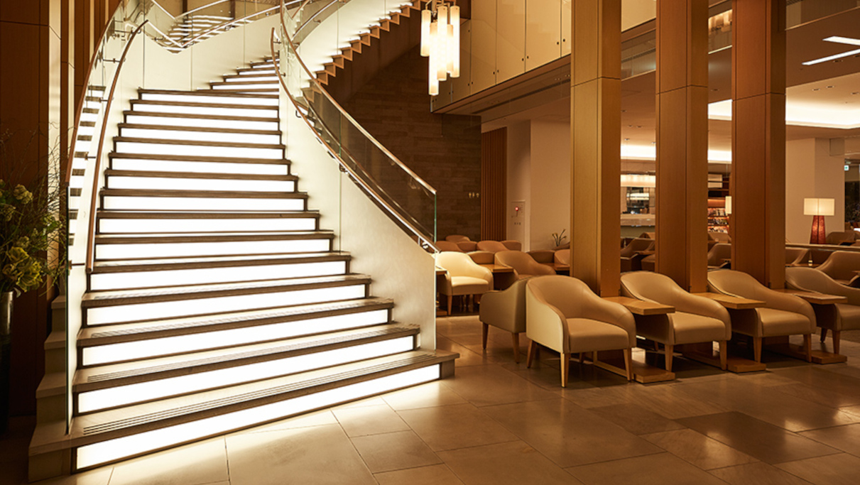 Japan Airlines First and Business Class Lounges at Tokyo Narita