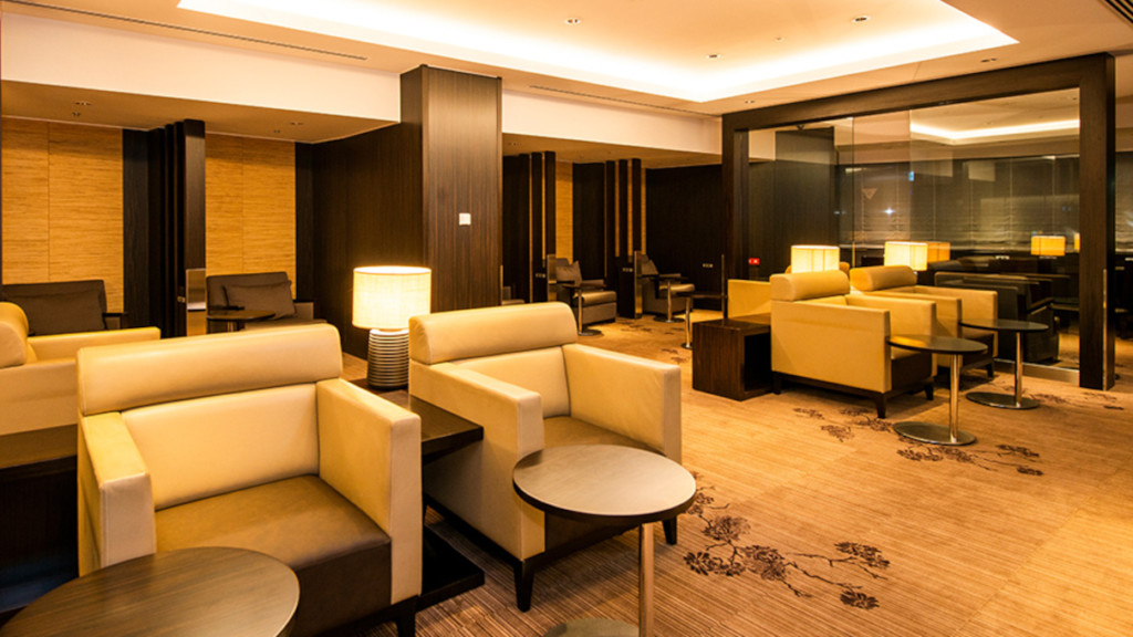 Japan Airlines First and Business Class Lounges at Tokyo Narita Airport