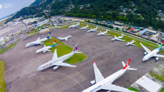 seychelles international airport parked aircraft