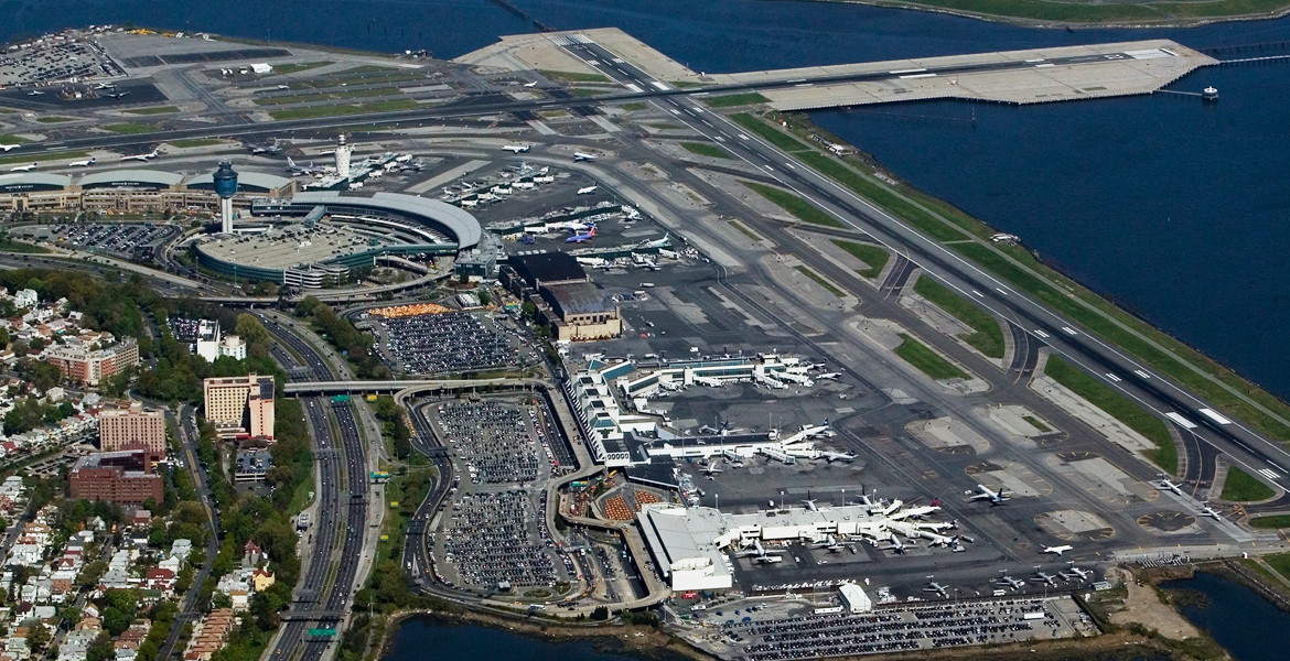 closest airports to new york city