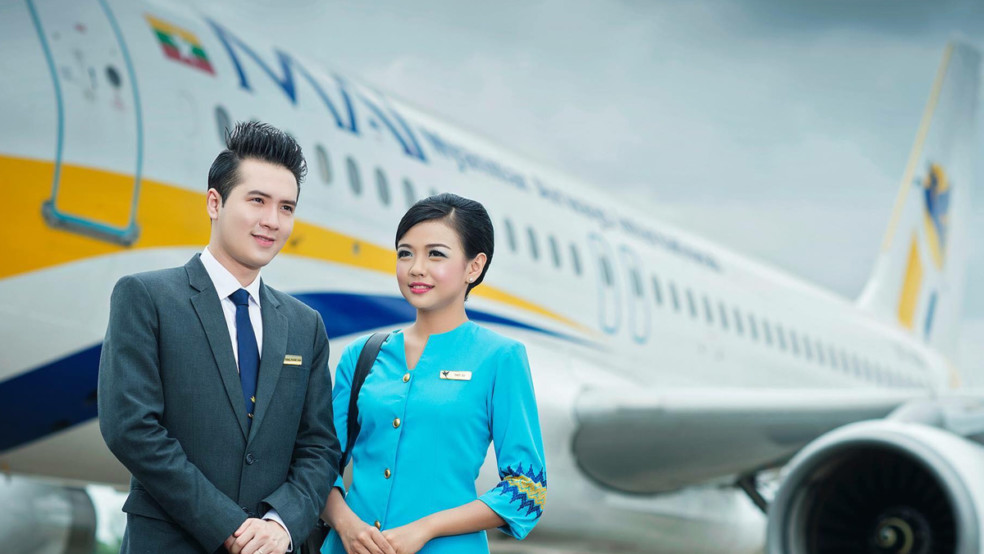 Myanmar airways. Вьетнам Эйрлайнс стюардессы. Форма стюардесс Vietnam Airlines. Vietnam Airlines а320. Вьетнамские авиалинии бортпроводницы.