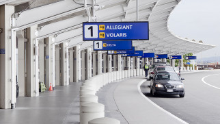 oakland international airport curbside
