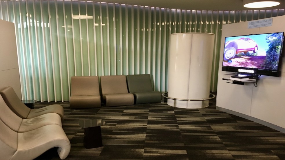 avianca sala vip lounge tv room bogota el dorado airport