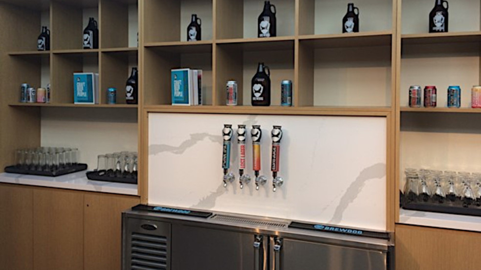 british airways club lounge beverages new york jfk airport
