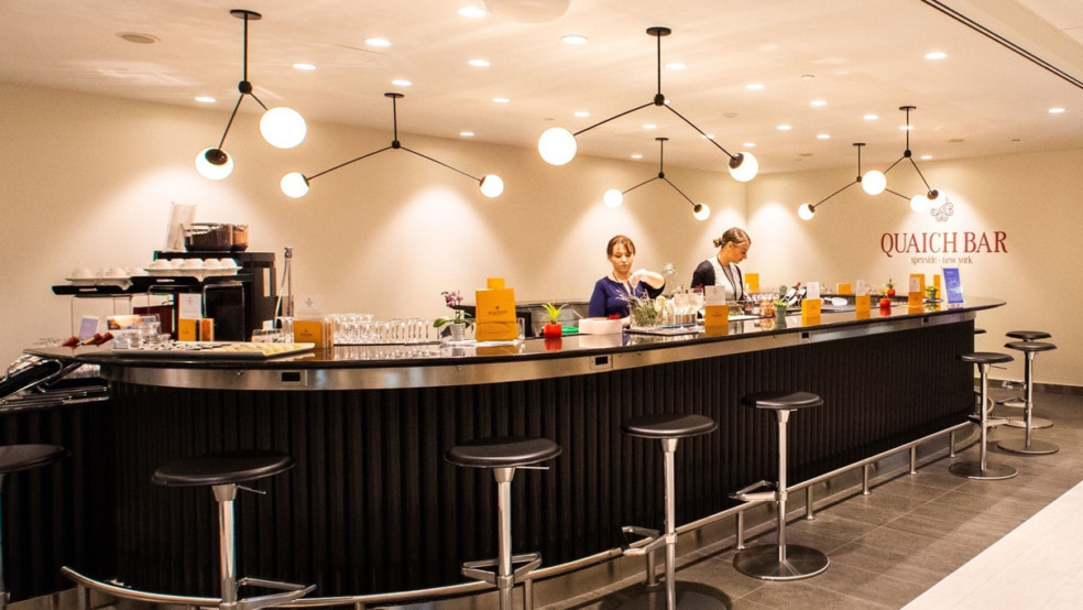 british airways club lounge bar new york jfk airport