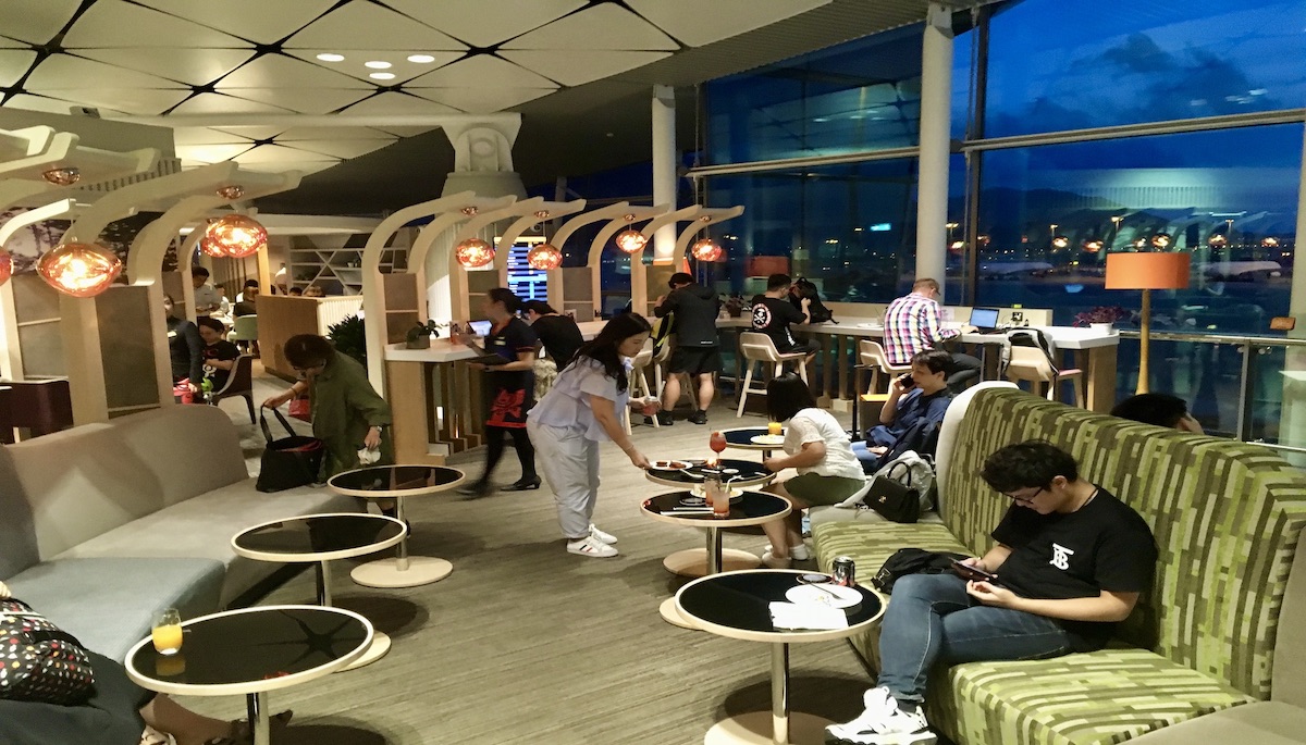 Hong Kong Airlines 4-Star Club Autus at Hong Kong International Airport