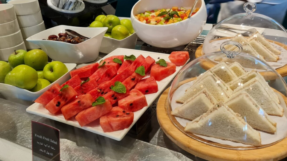 primeclass lounge food muscat international airport