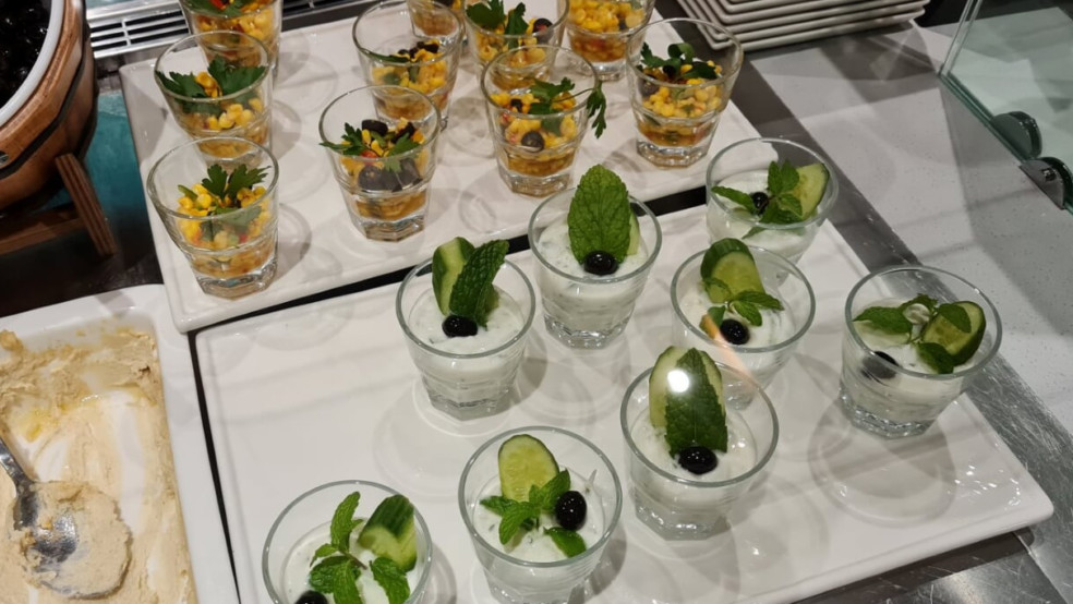 primeclass lounge food muscat international airport