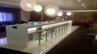 qantas international business class lounge bar perth airport