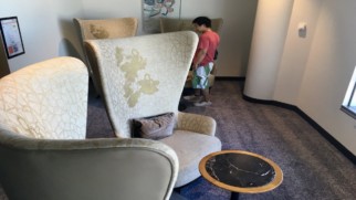 singapore airlines first class lounge sydney airport