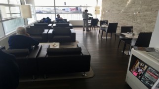 swiss first class lounge seating chicago o'hare airport