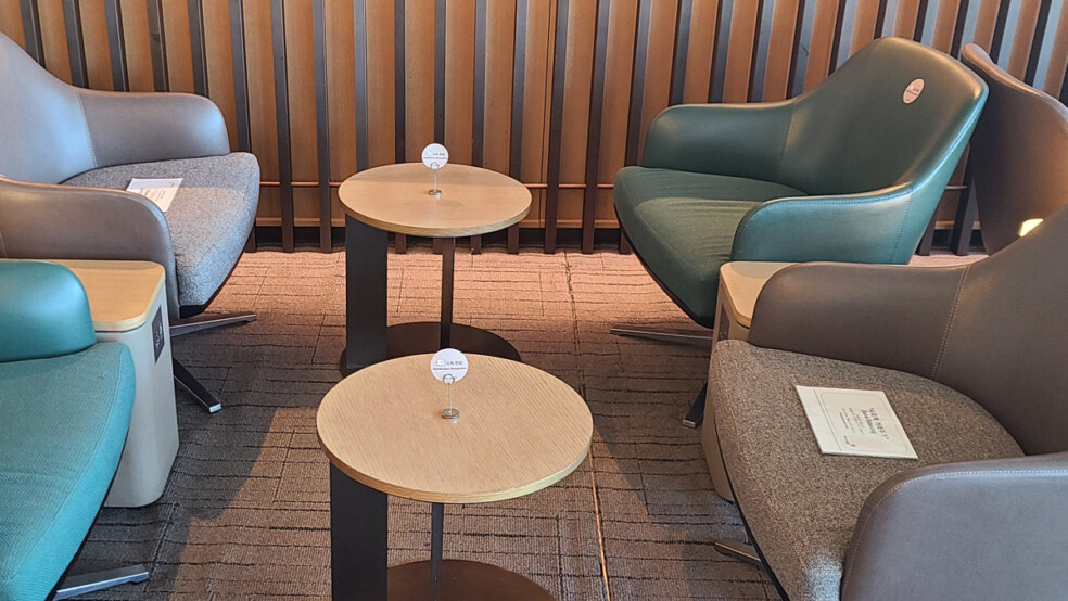 asiana airlines lounge social distancing measures