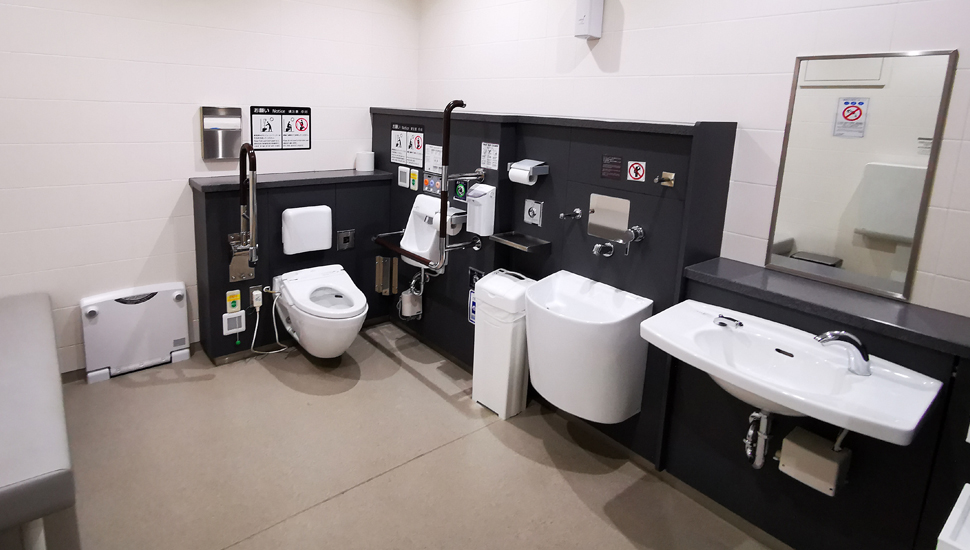 prm washrooms tokyo haneda airport