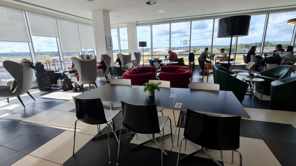 seat options plaza premium lounge gatwick airport