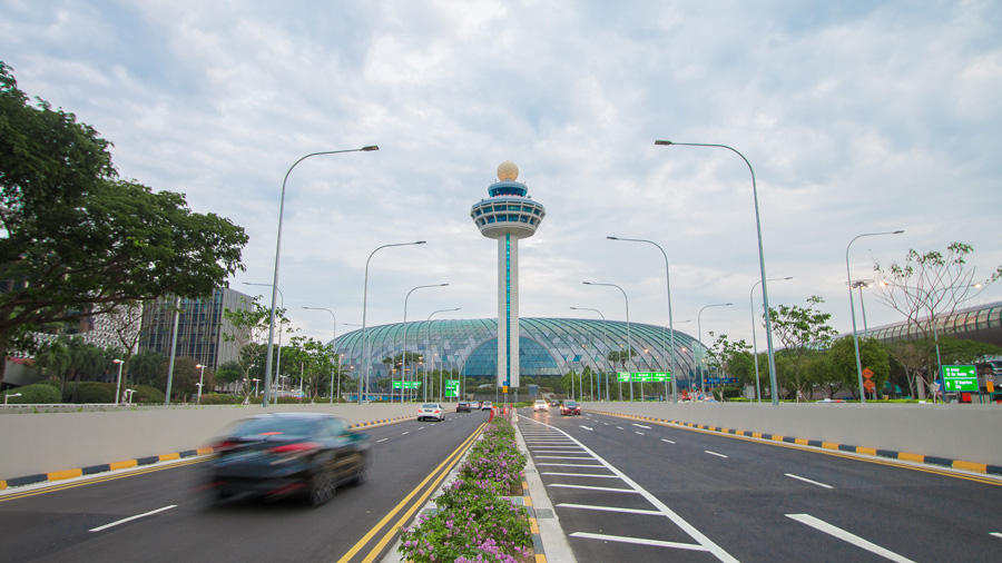 changi airport approach roadway