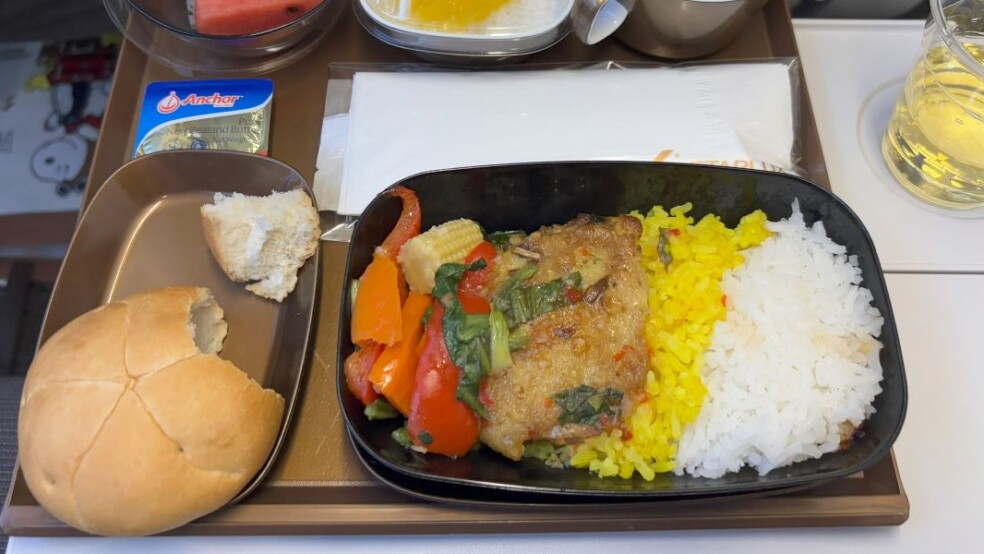 Starlux airlines onboard catering