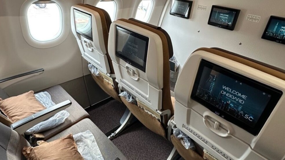 Starlux airlines seating