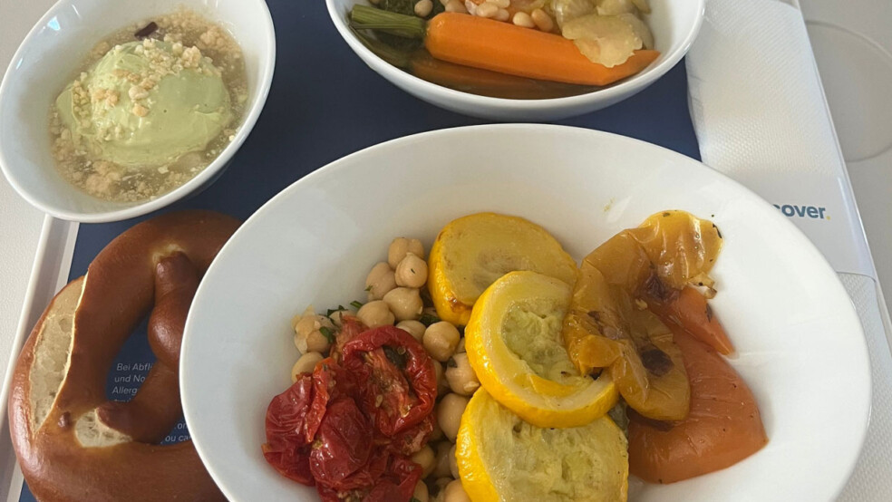 Discover Airlines onboard catering