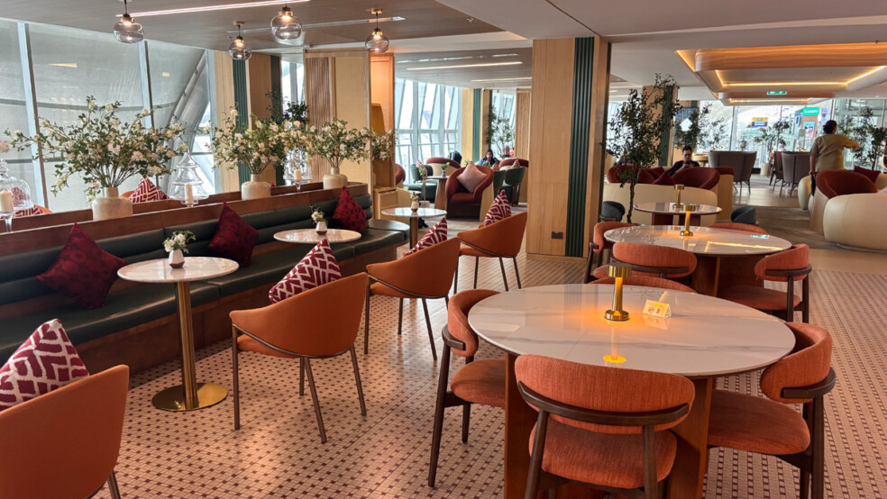 Coral Cocoon business class lounge at Bangkok Suvarnabhumi airport